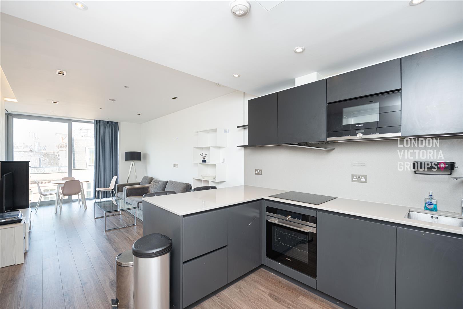 2 bed property in Cashmere House, 37 Leman Street, London